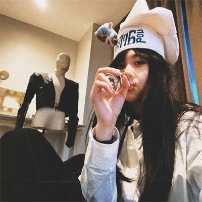 心不在焉的服务生